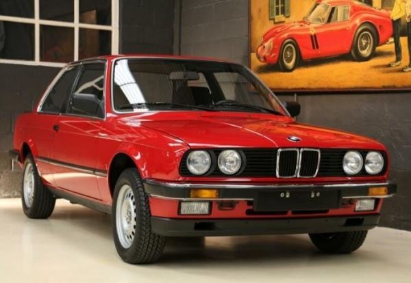 <br />
			BMW 3 E30 1985 года продают по цене новой тройки БМВ (4 фото)