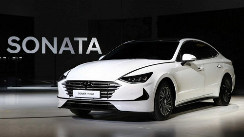 <br />
В Сеуле представлена турбированная и гибридная Hyundai Sonata<br />
