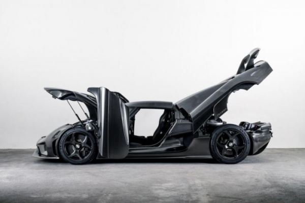 <br />
			Koenigsegg Naked Carbon: гиперкар с кузовом из углеродного волокна