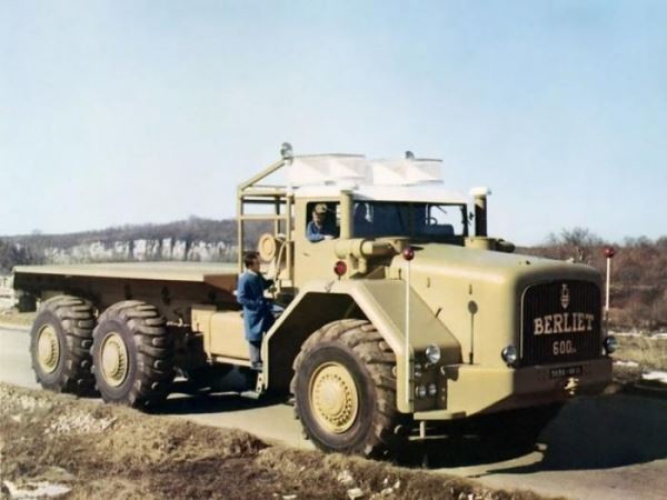 <br />
			Berliet T100: гигантский французский грузовик середины XX века (4 фот