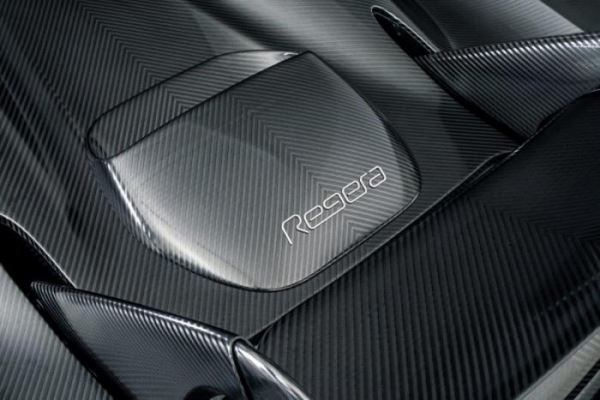 <br />
			Koenigsegg Naked Carbon: гиперкар с кузовом из углеродного волокна