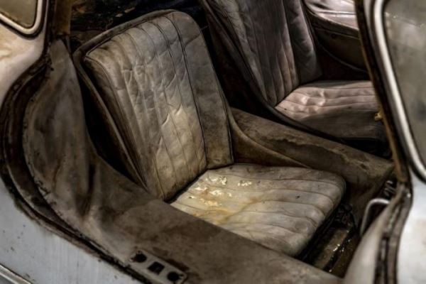 <br />
			Как выглядит простоявший 60 лет в гараже Mercedes-Benz 300SL Gullwing