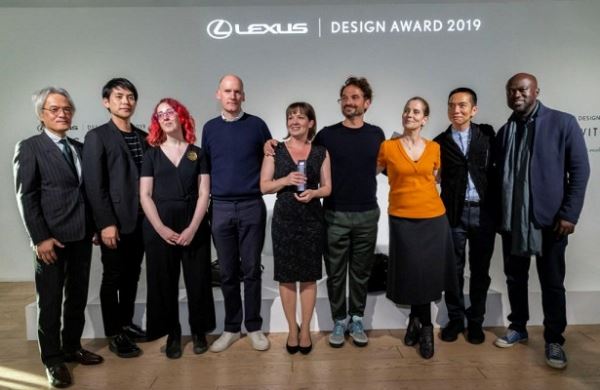 <br />
Проект «Алгоритмическое кружево» Лизы Маркс стал обладателем гран-при премии Lexus Design Award 2019 на выставке «Направляя светом» в Милане<br />
