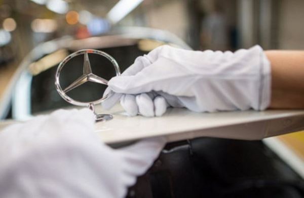 <br />
Легковые автомобили Mercedes будут производить в России<br />

