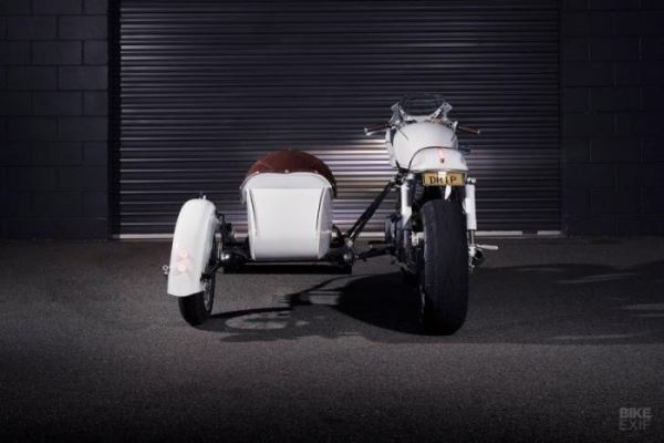 <br />
			Кастом-байк Triumph Scrambler с коляской от Purpose Built Moto (13 фо