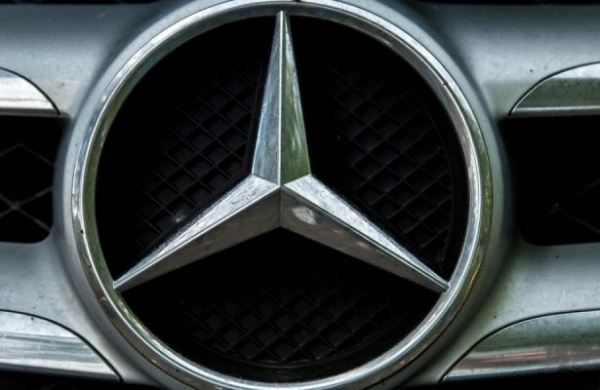 <br />
Скандальная китаянка парализовала продажи в салоне Mercedes<br />
