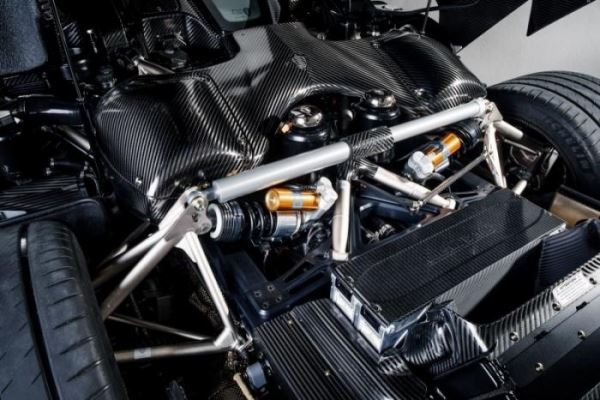 <br />
			Koenigsegg Naked Carbon: гиперкар с кузовом из углеродного волокна